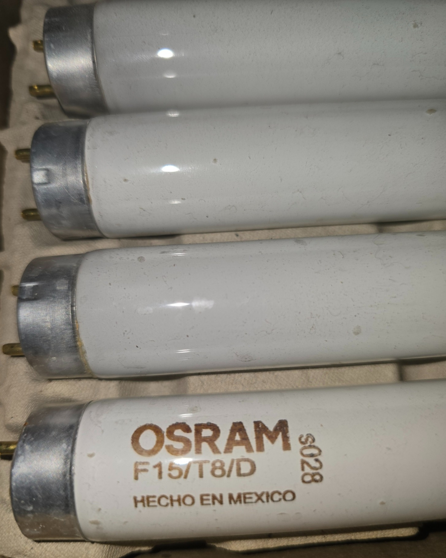 Tubo de Luz OSRAM F15t8 45w 45cm | Lampara luz de dia flourescente