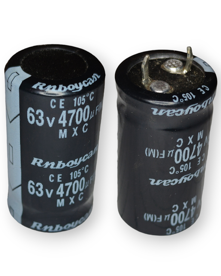 Capacitor Electrolítico 4,700mF Diferentes Voltajes